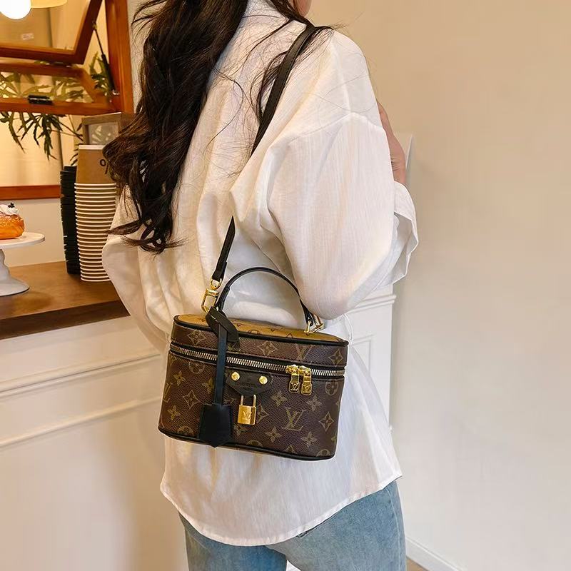 (Buy 3, pay for 2)Vintage-Inspired Box hand bag – Elegant Monogram Tote Box