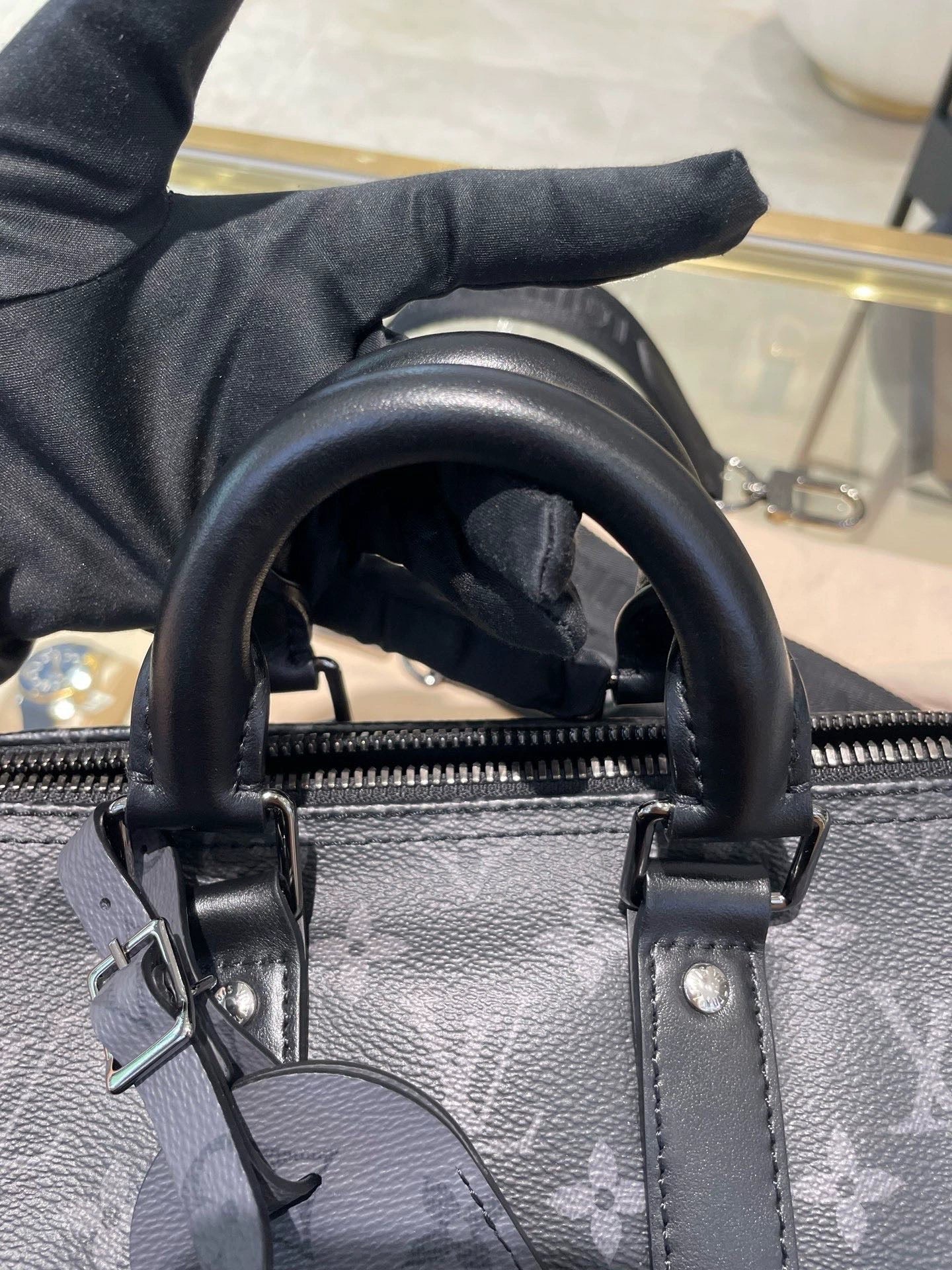 (Buy 3, pay for 2)Trendy Louis Vuitton Bag (Unisex Style)