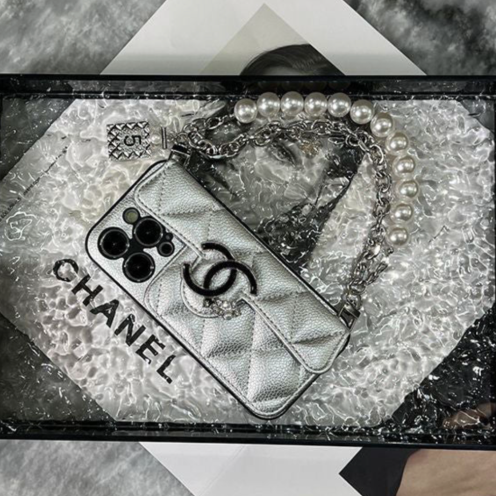 Grandeur Chain Phone Case For iPhone