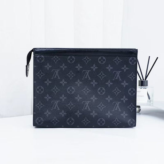 （Buy 3, pay for 2）Urban Monogram Clutch