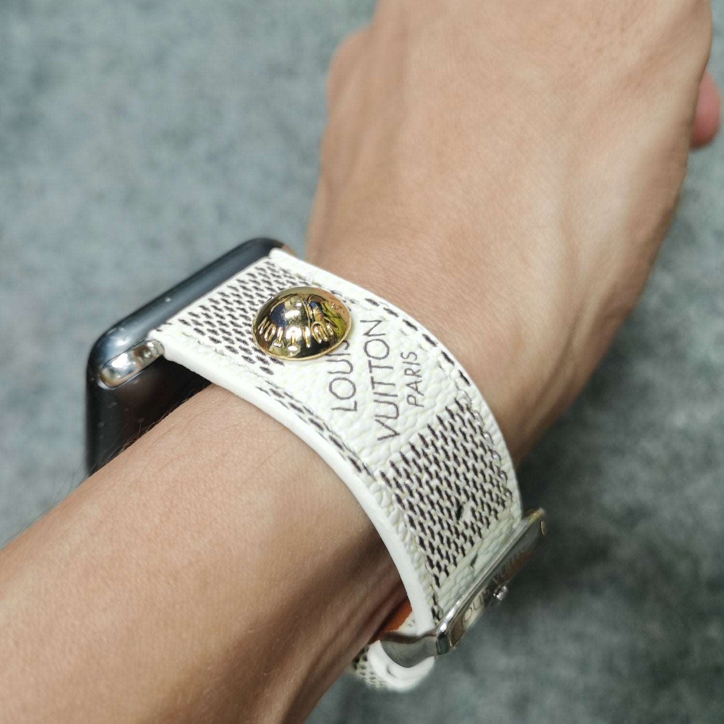 Nail Classic Apple Watch Straps