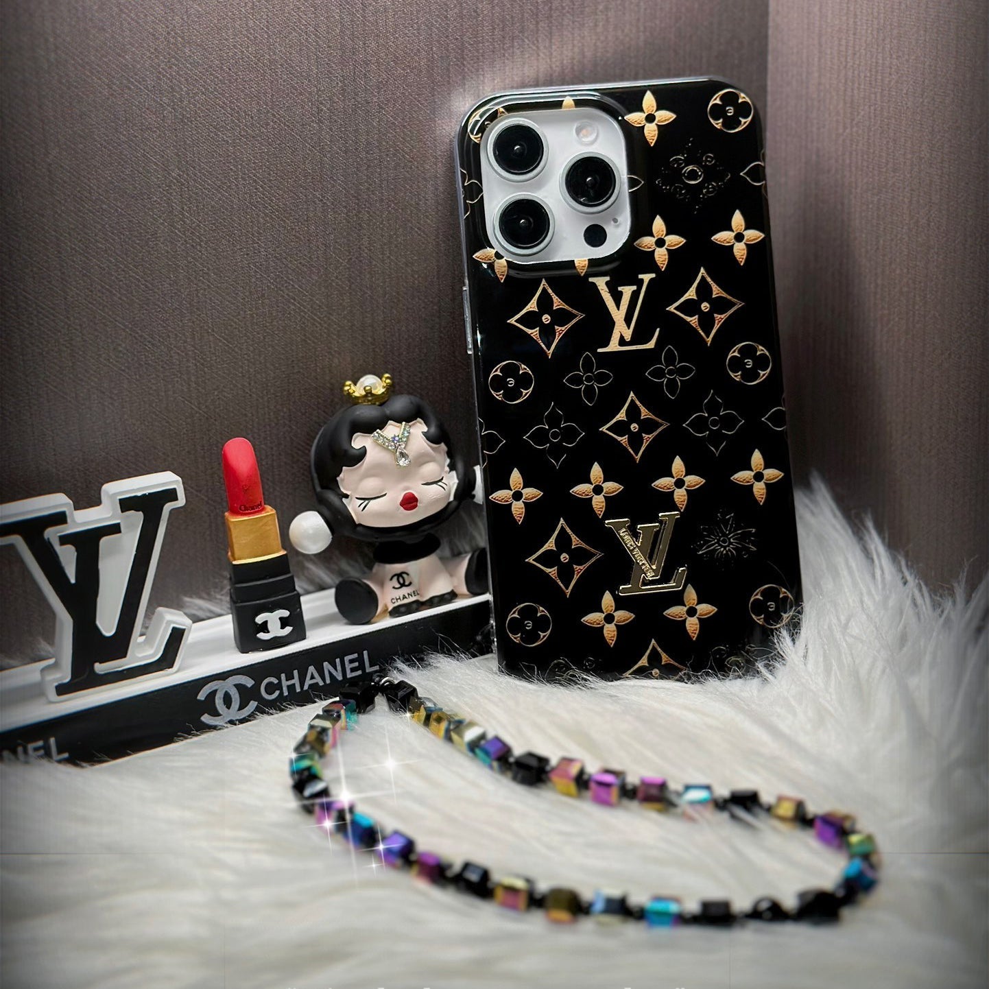 Gold Retro Embossed Phone Case For iPhone